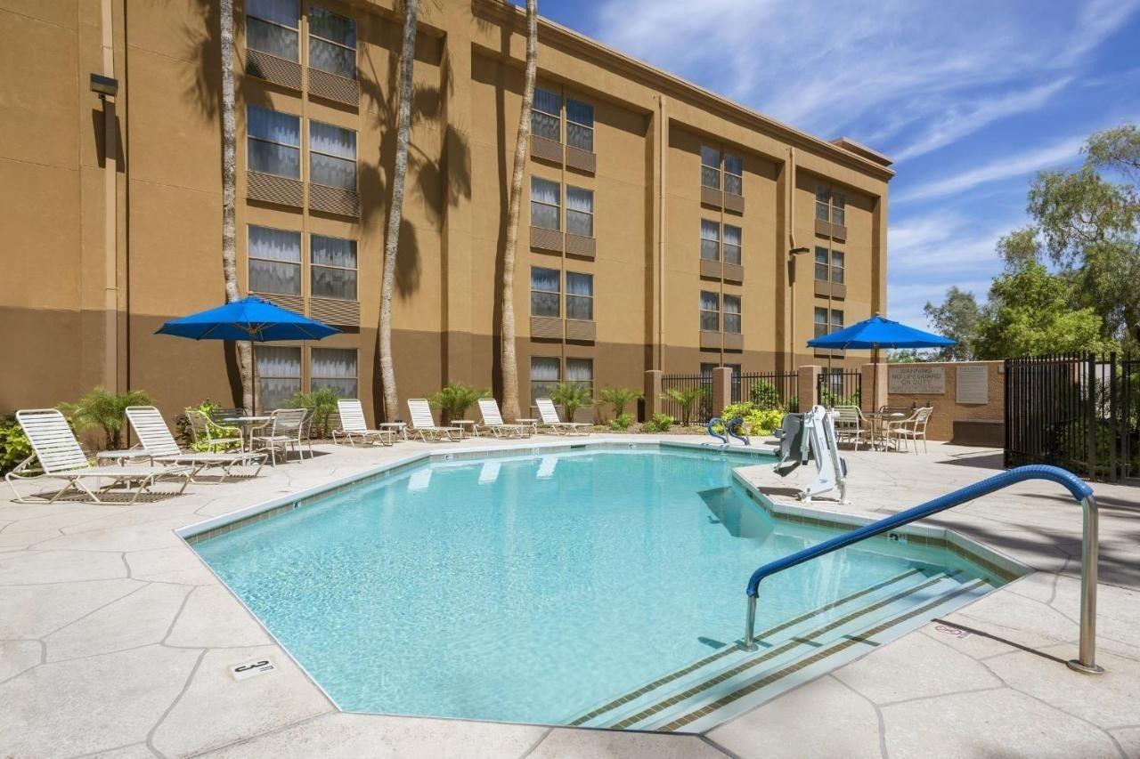 Greentree Inn & Suites Phoenix Sky Harbor Bagian luar foto