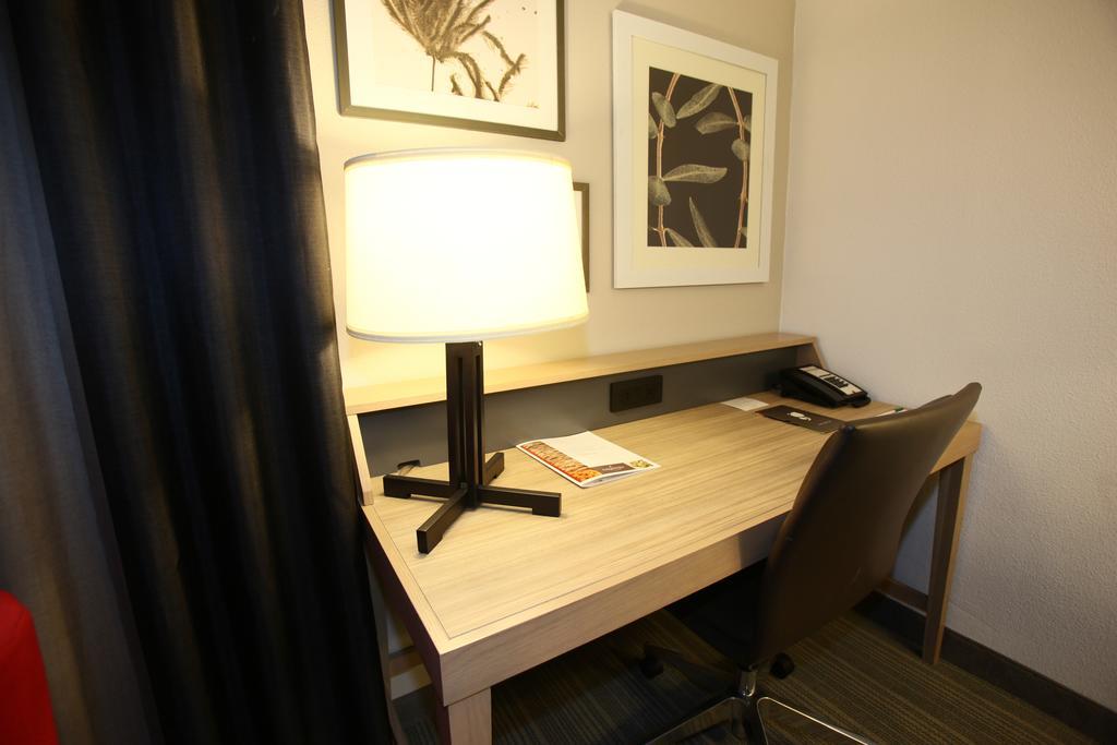 Greentree Inn & Suites Phoenix Sky Harbor Ruang foto