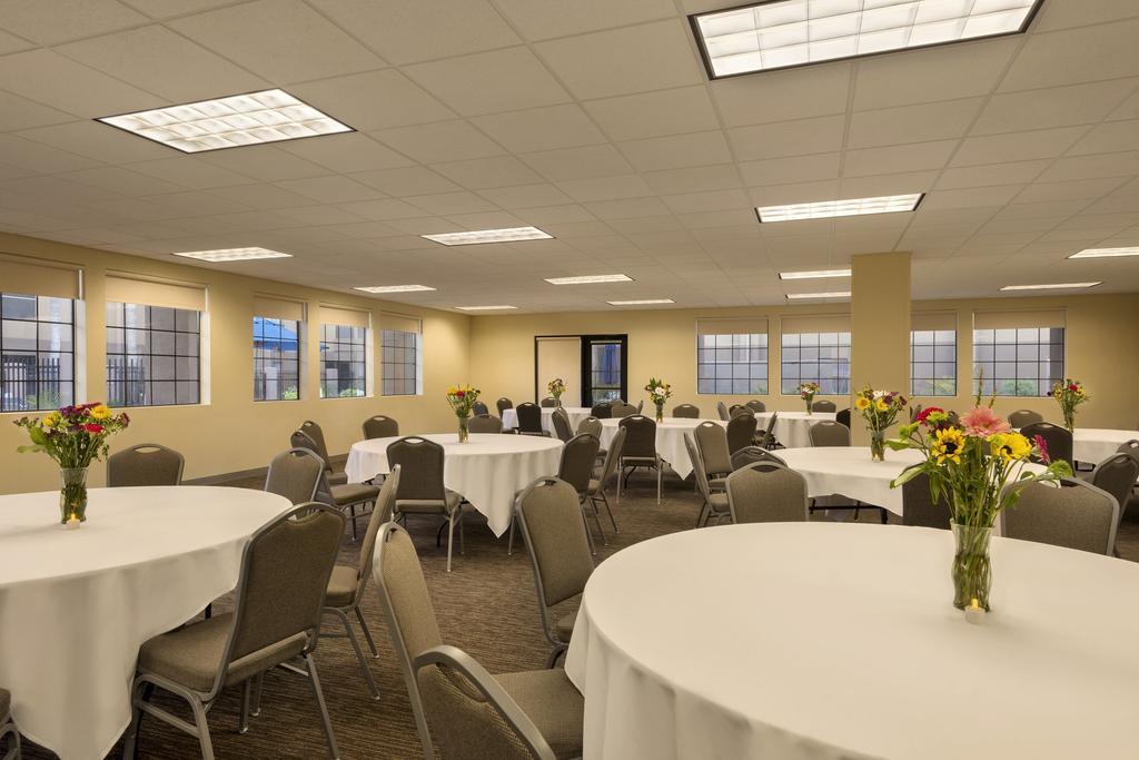 Greentree Inn & Suites Phoenix Sky Harbor Bagian luar foto