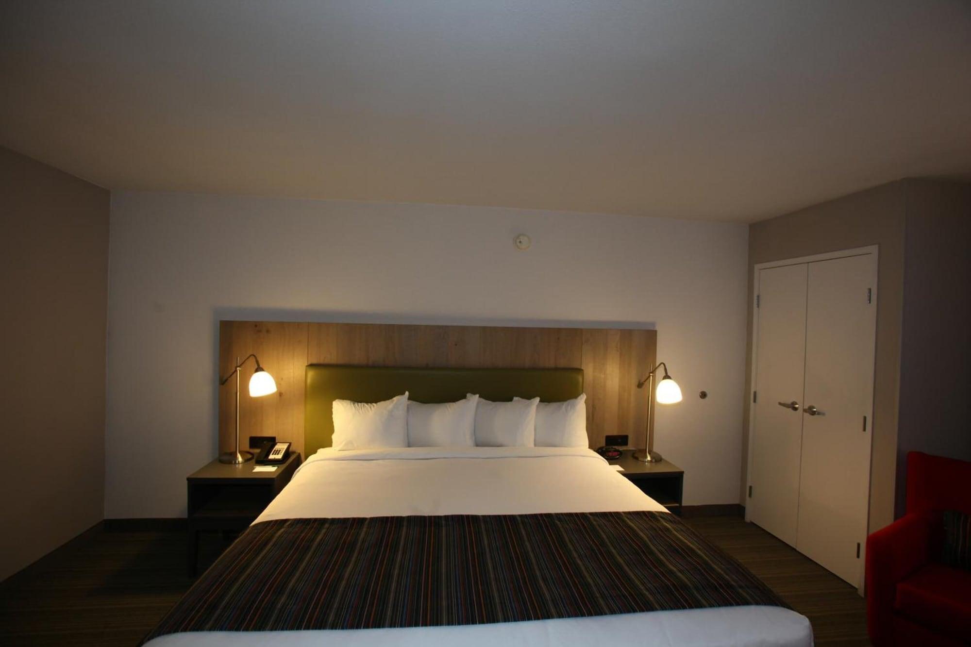 Greentree Inn & Suites Phoenix Sky Harbor Bagian luar foto