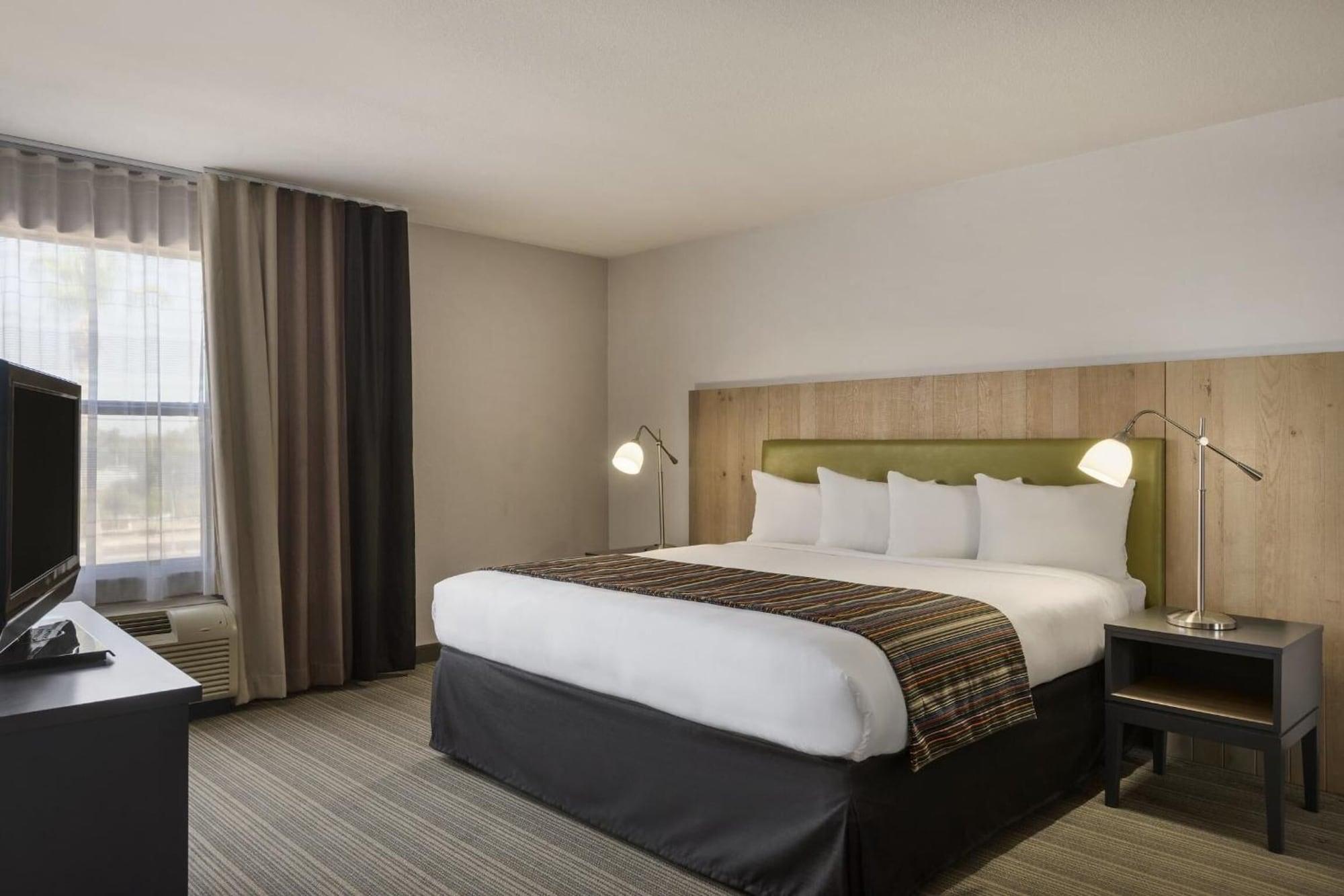 Greentree Inn & Suites Phoenix Sky Harbor Bagian luar foto