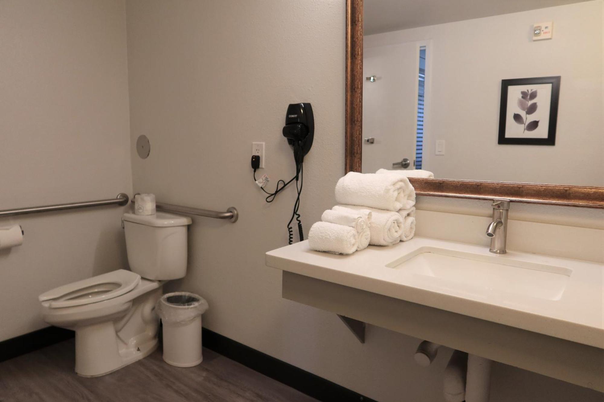 Greentree Inn & Suites Phoenix Sky Harbor Bagian luar foto
