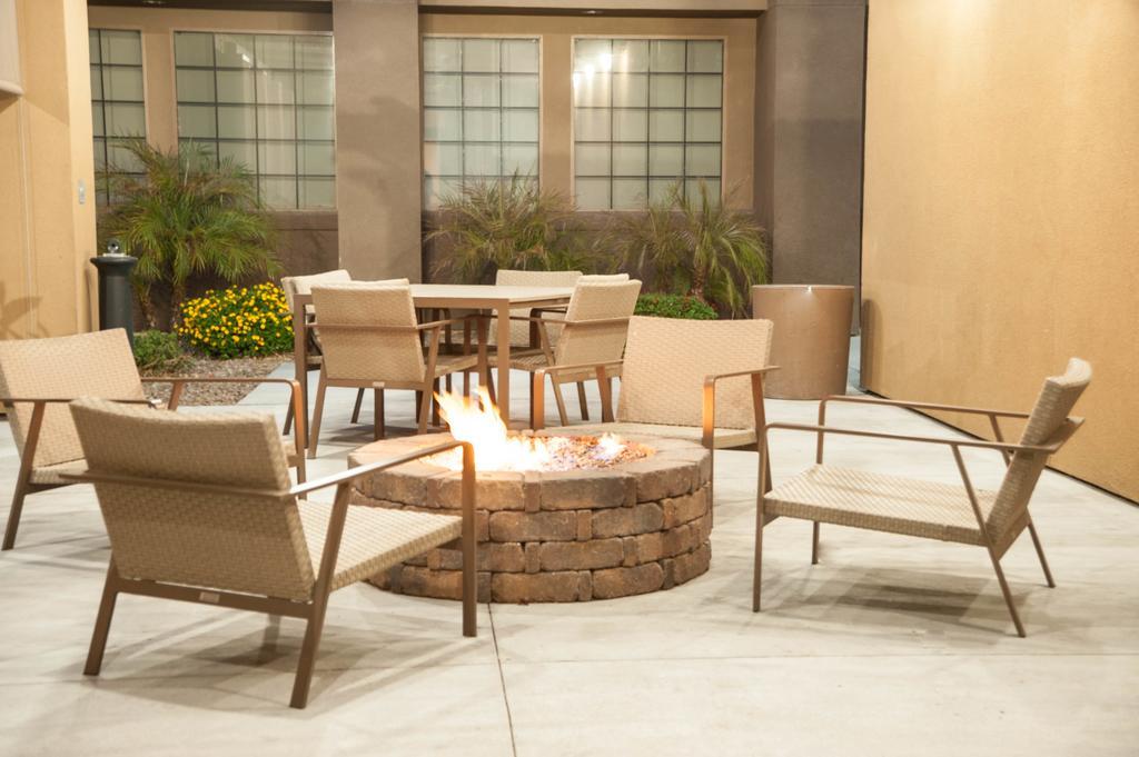 Greentree Inn & Suites Phoenix Sky Harbor Bagian luar foto