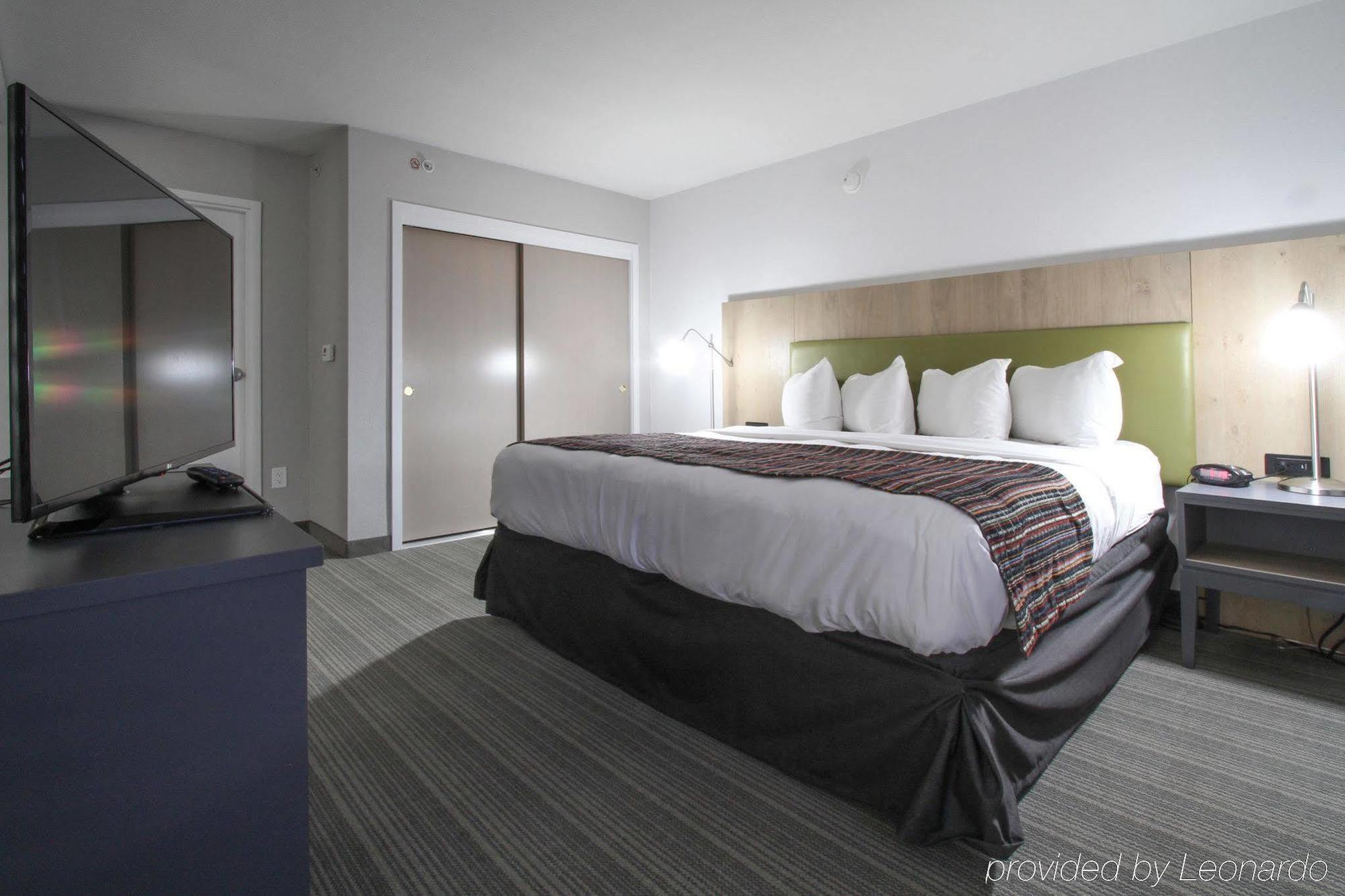 Greentree Inn & Suites Phoenix Sky Harbor Bagian luar foto