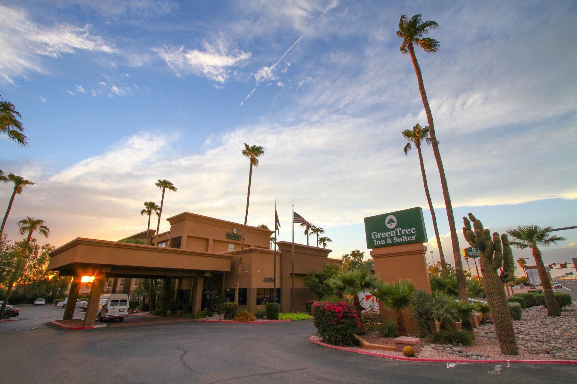 Greentree Inn & Suites Phoenix Sky Harbor Bagian luar foto