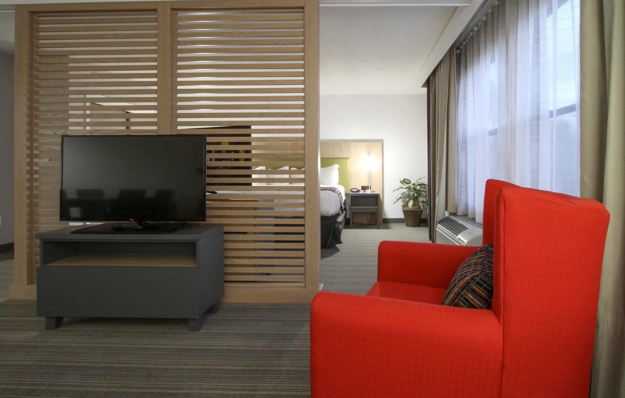 Greentree Inn & Suites Phoenix Sky Harbor Bagian luar foto