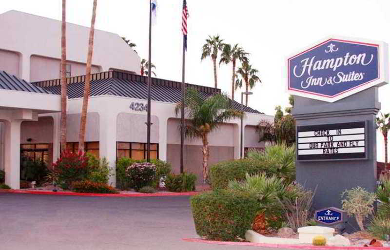 Greentree Inn & Suites Phoenix Sky Harbor Bagian luar foto